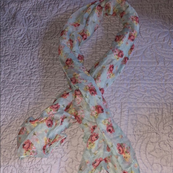 Scarfs - Picture 6 of 8